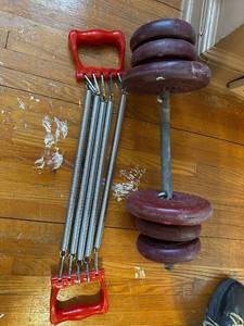 lot 535 image: Dumbbell and Resistance Spring Set