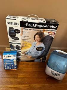 lot 536 image: Homedics 8-Motor Back Massager, Protec Humidifier Filter, and Cool Mist Humidifier