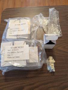 lot 551 image: Set of 6 Starcrest Pot Sitters and AngelStar Floral Angels Figurines