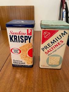 lot 26 image: Pair of Vintage Tin Cracker Containers - Sunshine Krispy & Nabisco Premium
