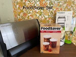 lot 291 image: FoodSaver Vacuum Sealer Set with Accessories