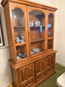 lot 22 image: Large Oak China Cabinet with Glass Doors and Storage Compartments - Contents not included in this lot