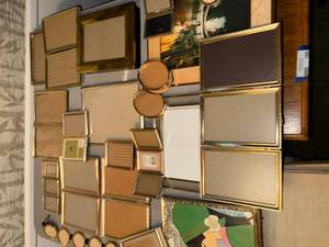 lot 198 image: Collection of Vintage and Modern Picture Frames with Unique Art Insert
