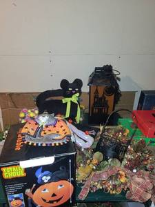 lot 339 image: Collection of Halloween Decor Items Including Inflatable and Lantern - See All Photos