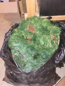 lot 341 image: Artificial Pine Garland with Pine Cones