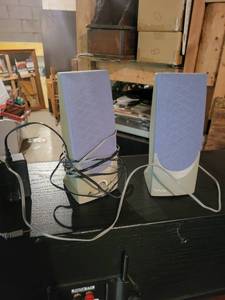 lot 342 image: Vintage Infinity Stereo Speaker Set with VAIO Satellite Speakers