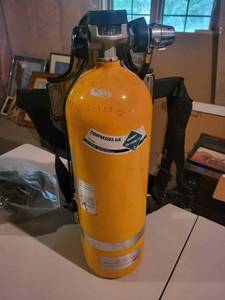 lot 350 image: Scuba Gear - 3M Compressed Air Breathing Apparatus with Mask and Gauge