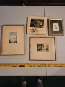 lot 355 image: Collection of 4 Vintage Framed Prints and Floral Artwork