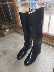 lot 405 image: Pair of Classic Black Leather Riding Boots