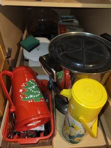 lot 409 image: Assorted Small Kitchen Appliances and Thermoses