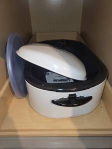 lot 410 image: Large Capacity Electric Roaster Oven with Lid