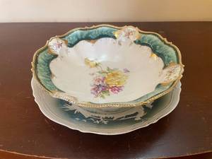 lot 5 image: Antique Porcelain Bowl Set Including Unmarked RS Prussia
