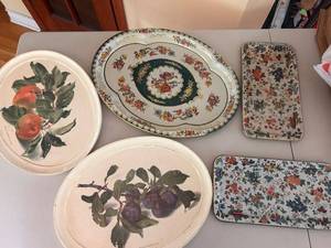lot 74 image: Set of 5 Vintage Decorative Trays with Floral and Fruit Designs