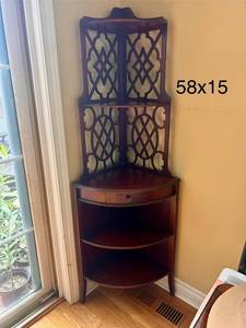 lot 76 image: Vintage Corner Shelf with Decorative Wood Lattice