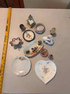 lot 84 image: Collection of Assorted Decorative Porcelain Plates and Trinkets
