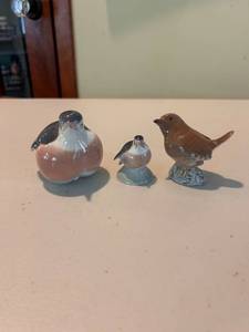 lot 85 image: Set of 3 Danish Royal Copenhagen  B&G Bird Figurines