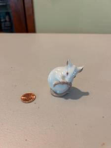 lot 86 image: Royal Copenhagen Porcelain Mouse Figurine