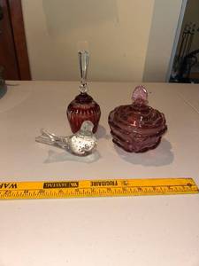 lot 91 image: Set of 3 Elegant Glass Decor Pieces Bird, Bell, and Lidded Bowl