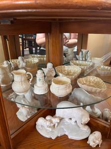 lot 104 image: Set of Irish Belleek Porcelain Collectibles - Including Black Marks