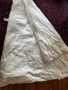 lot 118 image: White Goose Down Comforter with Cotton Cover