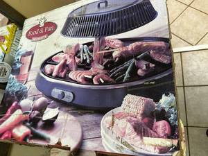 lot 121 image: Infrarette Electric Grill by Food & Fun