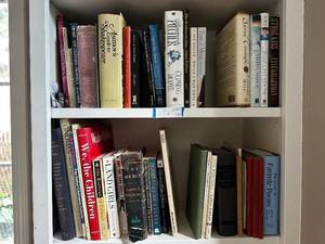 lot 125 image: Collection of Assorted Books Including Classics and Poetry