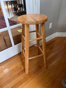 lot 128 image: Wooden Bar Stool with Natural Finish