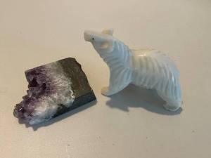 lot 181 image: Set of Quartz Amethyst Geode and White Bear Marble Figurine
