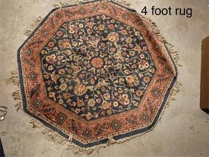 lot 492 image: Vintage 4-Foot Octagonal Rug with Floral Pattern