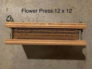 lot 493 image: 12x12 Wooden Flower Press with Cardboard Inserts