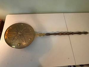 lot 519 image: Vintage Brass and Copper Bed Warmer with Wooden Handle