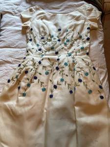 lot 530 image: Elegant Cream Floral Embroidered Dress