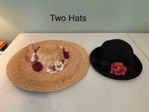lot 551 image: Pair of Vintage Hats Floral Straw and Wool Felt Bowler