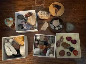 lot 558 image: Rock Collection of Decorative and Semi-Precious Stones and Minerals