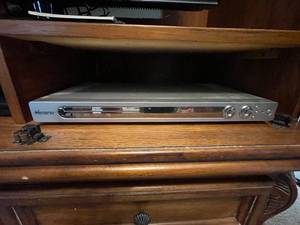 lot 561 image: Memorex DVDVCDMP3CD Player MVD2042