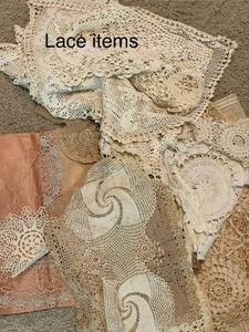 lot 569 image: Assorted Vintage Lace Doily and Tablecloth Collection