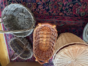 lot 183 image: Set of 4 Assorted Wicker Baskets with Rustic Design
