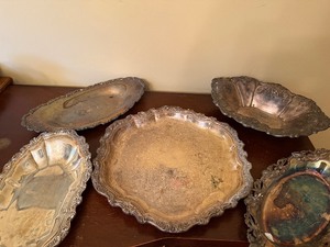 lot 187 image: Set of 6 Vintage W.A. Rogers Silver-Plated Serving Trays