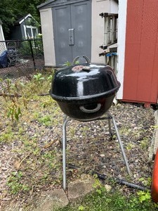 lot 192 image: Used Charcoal Grill on Metal Stand