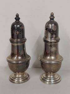 lot 9 image: Pair of Vintage Sterling Silver Salt and Pepper Shakers