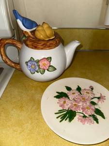 lot 54 image: Ceramic Teapot with Floral and Bird Design