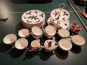 lot 67 image: Festive Hand Decorated Lefton Holly Candy Cane and Berries Holiday China Set