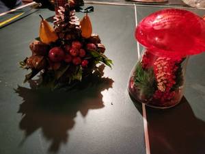 lot 69 image: Decorative Table Centerpiece and Red Vase Set