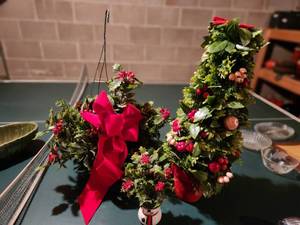 lot 74 image: Festive Holiday Decoration Set with Artificial Topiary