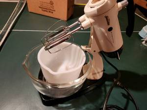 lot 85 image: Vintage Sunbeam Stand Mixer with Glass and Milk Glass Bowls