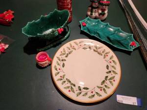 lot 87 image: Festive Christmas Tableware Set with Holly and Snowman Designs