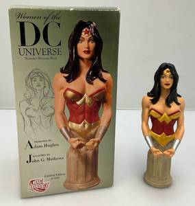lot 148 image: Vintage Limited Edition 011633000 DC Direct Women Of The DC Universe (WONDER WOMAN) (NIB)