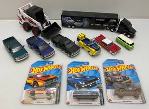 lot 187 image: Misc. Miniature Die Cast Vehicles Some (New On Card)