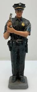 lot 190 image: 10 34 Policeman Figurine Statue