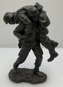 lot 194 image: 7 PACIFIC Giftware Soldiers Figurine